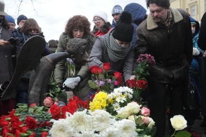 Санкт-Петербург. Церемония открытия мемориала, посвященного умершим из-за коронавируса медикам.