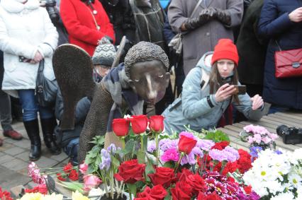 Санкт-Петербург. Церемония открытия мемориала, посвященного умершим из-за коронавируса медикам.