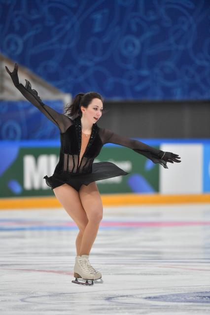 Москва. Спортсменка Елизавета Туктамышева во время выступления в произвольной программе женского одиночного катания на финале `Кубка России - Ростелеком` по фигурному катанию во дворце спорта `Мегаспорт`.