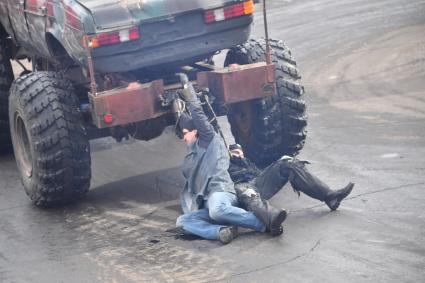 Московская область, Сетунь.  Участники шоу  `Каскадерская масленица`в Парке Киноприключений мастера Панина.