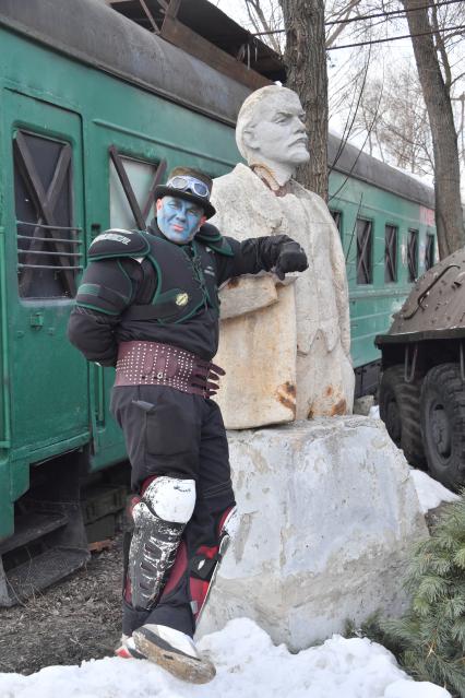 Московская область, Сетунь.  Участники шоу  `Каскадерская масленица`в Парке Киноприключений мастера Панина.