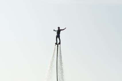 Москва. Показательные выступления FlyBoard в рамках Московского мотофестиваля.