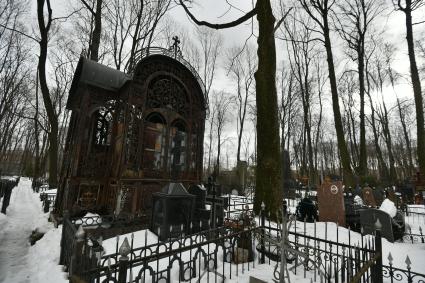 Москва. Часовня - усыпальница Николая Кельха архитектора Льва Кекушева на Введенском кладбище.