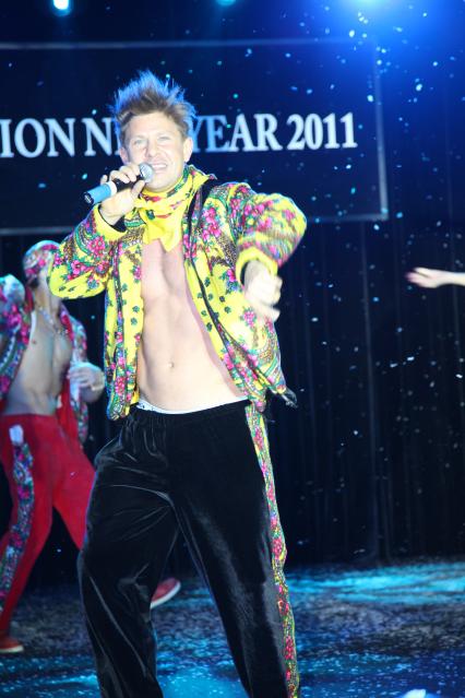 Lotte Hotel. Новогодняя вечеринка FASHION NEW YEAR 2011. На снимке: певец Митя Фомин