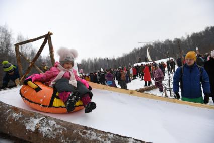 Московская область. Во время празднования `Бакшевской Масляницы 2021` недалеко от железнодорожной станции Гжель.