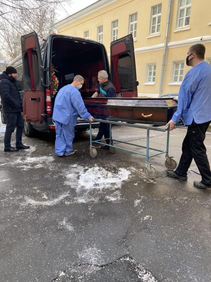 Первая градская больница. Прощание с актером Денисом Карасевым. 2018