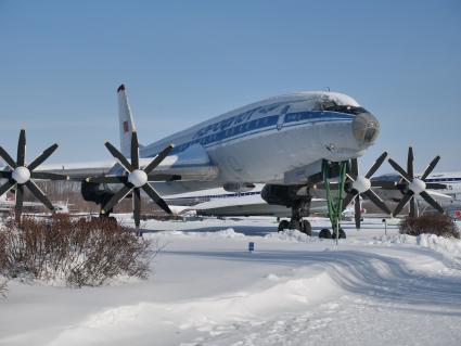 Ульяновск. Самолет Ту-114.