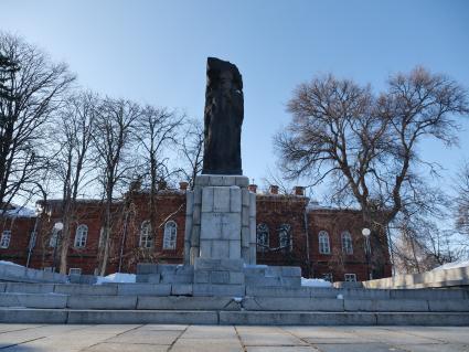 Ульяновск. Памятник Карлу Марксу.