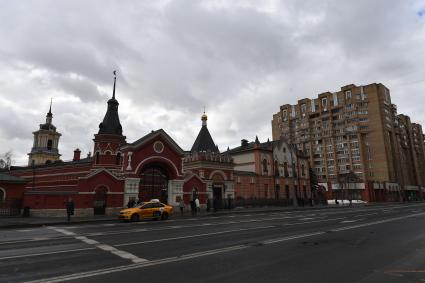 Москва. Вид  на  Покровский ставропигиальный женский монастырь.