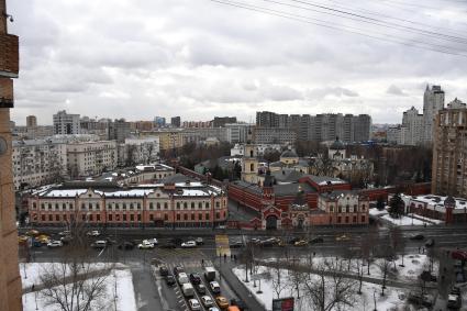 Москва. Вид сверху на  Покровский ставропигиальный женский монастырь.