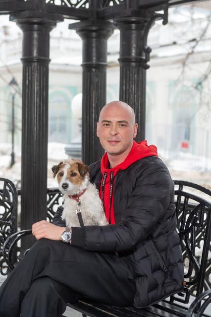 Москва. Телеведущий, актёр Антон Привольнов.
