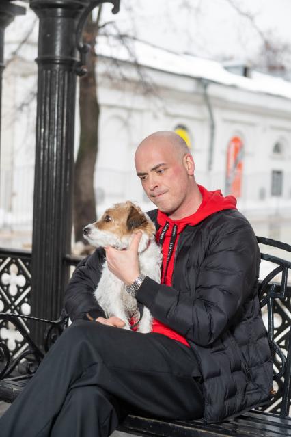 Москва. Телеведущий, актёр Антон Привольнов.