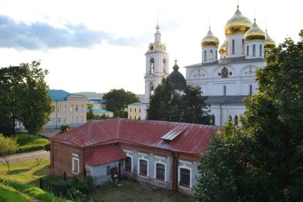 Московская область, Дмитров. Успенский собор на территории музея-заповедника `Дмитровский Кремль`.