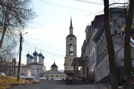 Калужская область. Боровск.   Улица с видом на Благовещенский собор.