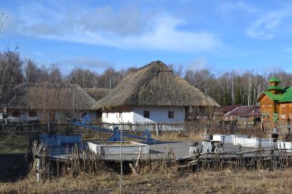 Калужская область. Гостевые дома в Культурно-образовательном центре `Этномир`.