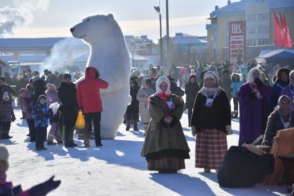 Нарьян-Мар. Во время открытия соревнований  по кроссу на снегоходах на Кубок Героя Советского Союза, Героя Российской Федерации Артура Чилингарова  `Буран-Дей`.