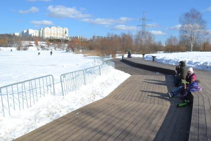 Москва.  Ландшафтный парк `Митино`.