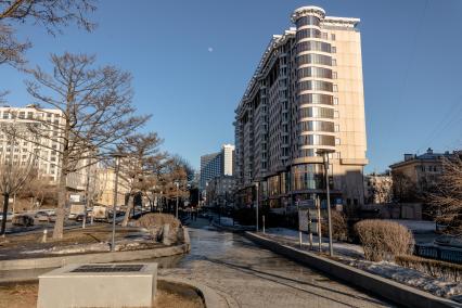 Москва. В сквере на Новом Арбате.