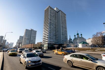 Москва. Автомобильное движение на Новом Арбате.