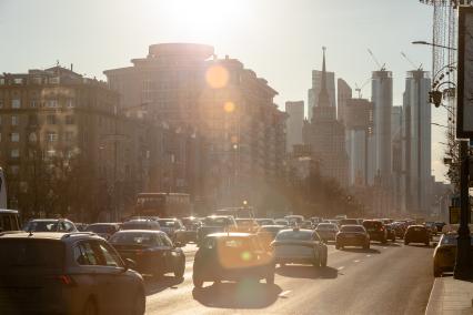 Москва. Автомобильное движение на Новом Арбате.