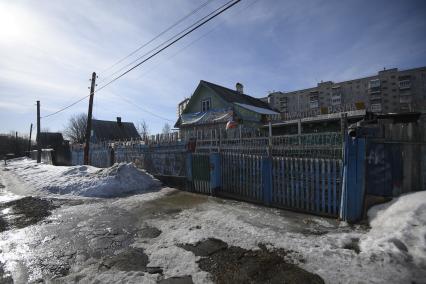 Екатеринбург. Дом пенсионера, свободного художника Владимира Седакова, по прозвищу \'Спартак\'