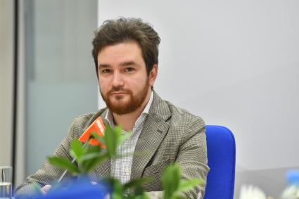 Москва. Начальник отдела инновационных проектов на шельфе `Арктического научного центра` Артем Исаченко во время пресс-конференции на тему `Арктические экспедиции Роснефти` в ИД `Комсомольская правда`.