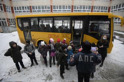 Екатеринбург. Школьный автобус начал доставлять детей в школу№55 из отдаленных районов города