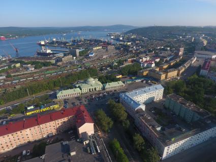 Мурманск. Вид на железнодорожный вокзал.