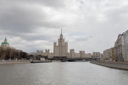 Москва.  Жилой дом на Котельнической набережной.