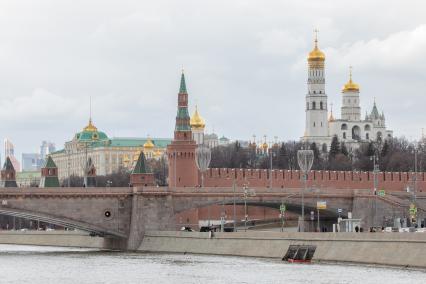 Москва.  Вид на Кремль.