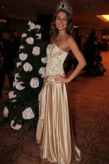 Lotte Hotel. Новогодняя вечеринка FASHION NEW YEAR 2011. На снимке: КРАСА РОССИИ 2010 Дарья Коновалова