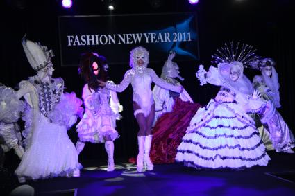 Lotte Hotel. Новогодняя вечеринка FASHION NEW YEAR 2011. На снимке: ЕВДОКИМОВ-ШОУ