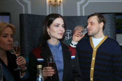 Кинотеатр ИЛЛЮЗИОН. Премьера Фильма КТО-НИБУДЬ ВИДЕЛ МОЮ ДЕВЧОНКУ? 2021. На снимке: актеры Юлия Снигирь и Евгений Цыганов