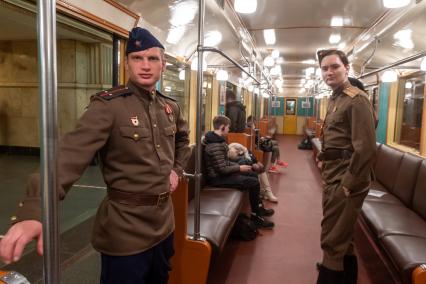 Москва. Во время на ночной экскурсии в Московском метрополитене.