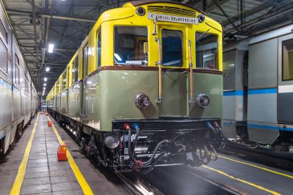 Москва. Вагон метро старого образца в электродепо `Измайлово`.