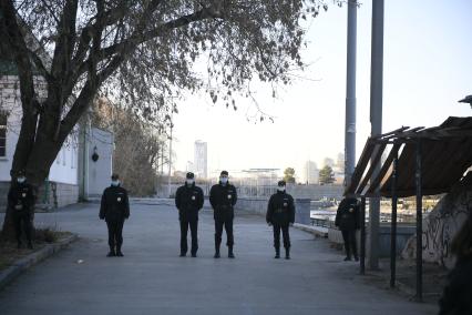 Екатеринбург. Полицейские в оцеплении во время несогласованной акции сторонников оппозиционера Алексея Навального