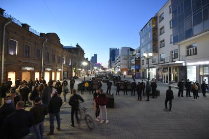 Екатеринбург. Полицейские в оцеплении во время несогласованной акции сторонников оппозиционера Алексея Навального