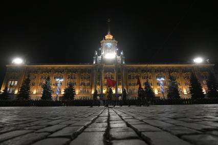 Екатеринбург. Первая ночная репетиция военного парада к дню Победы