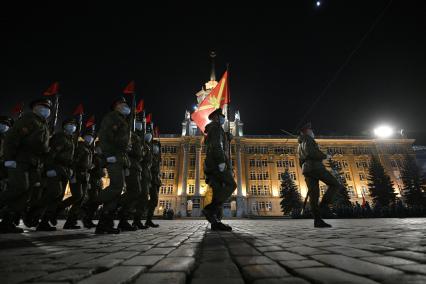 Екатеринбург. Первая ночная репетиция военного парада к дню Победы