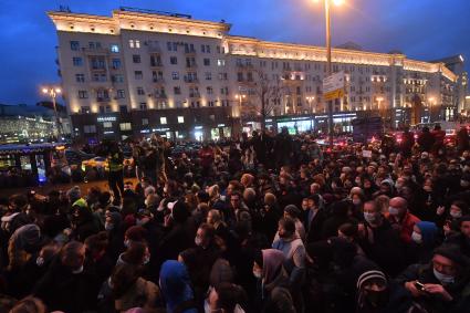 Москва. Участники несанкционированной  акции в поддержку Алексея Навального на Тверской улице.