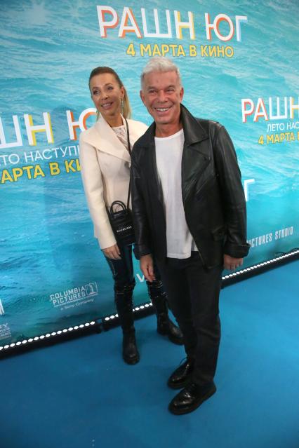 Кинотеатр КАРО 11 ОКТЯБРЬ. Премьера фильма РАШН ЮГ. 2021. На снимке: певец Олег Газманов и его супруга Марина