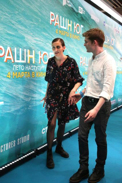 Кинотеатр КАРО 11 ОКТЯБРЬ. Премьера фильма РАШН ЮГ. 2021. На снимке: актеры Юрий Дейнекин и Полина Ауг
