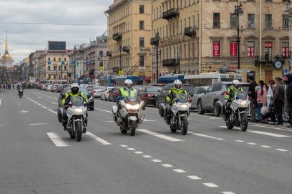 Санкт-Петербург. Во время мотопарада, приуроченного к открытию мотосезона, на Невском проспекте.