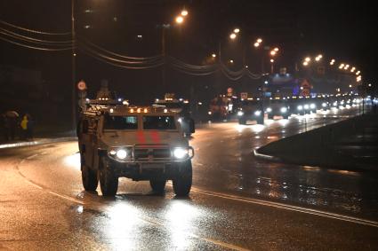 Москва. Бронеавтомобиль `Тигр` во время передислокации с военного полигона `Алабино` для участия в параде Победы на Красной площади.