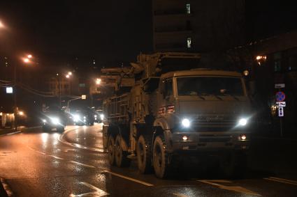 Москва. Бронированный корпусной автомобиль (БКА) `Патруль` вооружения Росгвардии РФ во время передислокации с военного полигона `Алабино` для участия в параде Победы на Красной площади.