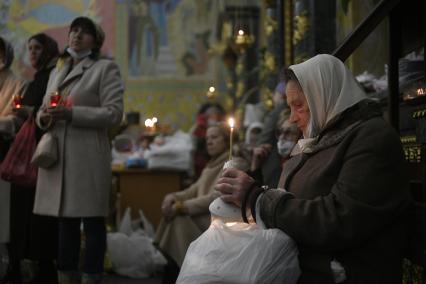 Екатеринбург. Пасхальное богослужения в Свято-Троицком соборе