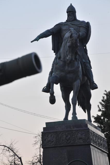 Москва. Памятник Юрию Долгорукому на Тверской улице.