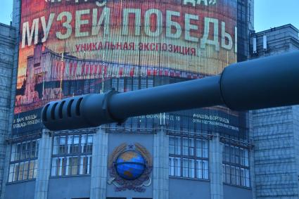 Москва. Военная техника на Тверской улице перед репетицией парада, посвященного 76-й годовщине Победы в Великой Отечественной войне.