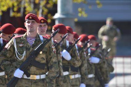 Екатеринбург. Генеральная репетиция парада Победы. Сотрудники росгвардии