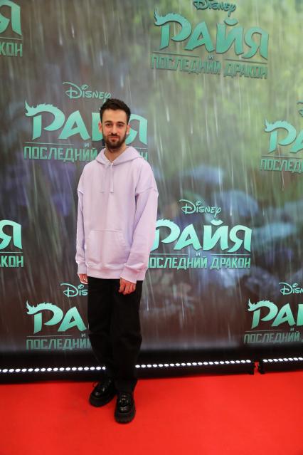 Кинотеатр ОКТЯБРЬ. Премьера мультфильма РАЙЯ И ПОСЛЕДНИЙ ДРАКОН. 2021. На снимке: актер Риналь Мухаметов